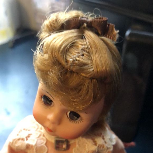 Madam Alexander # Meg from “Little Women “#408 Miniature Showcase - Picture 12 of 16